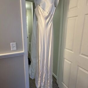 Monique Lhuillier Cream Wedding Dress